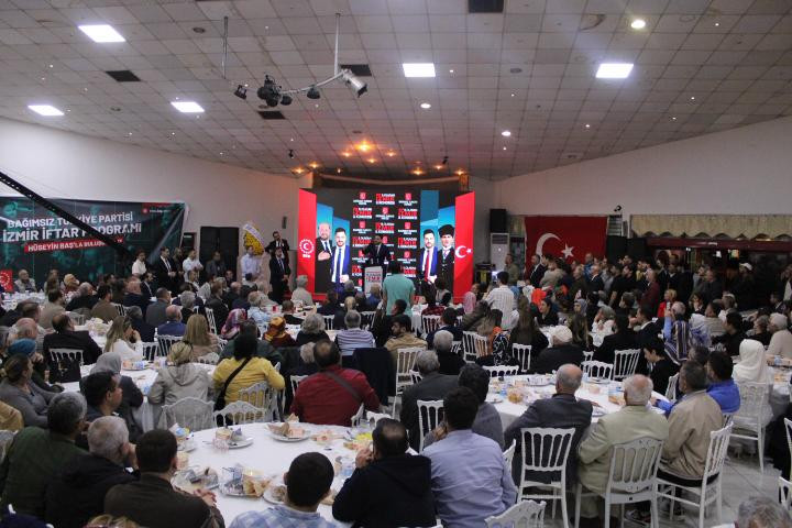 Hüseyin Baş İzmir'de Büyük İlgi İle Karşılandı